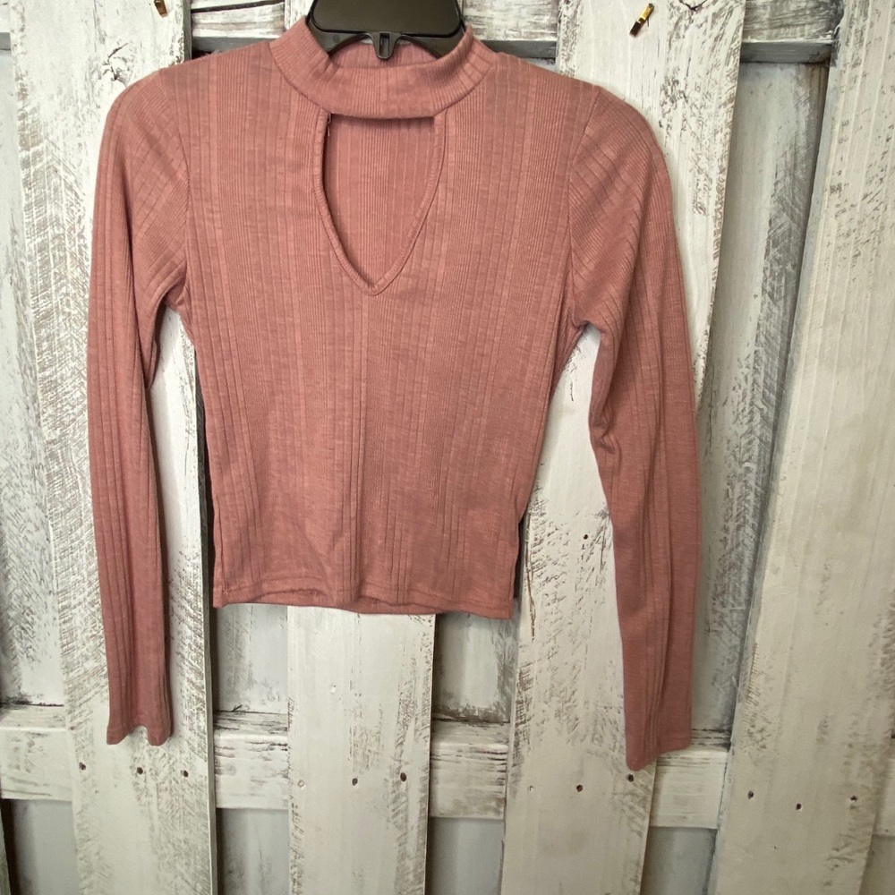 Keyhole top